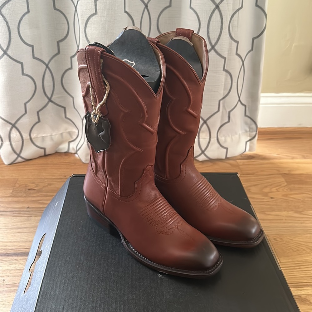 Cuero Cavalier cowboy boots